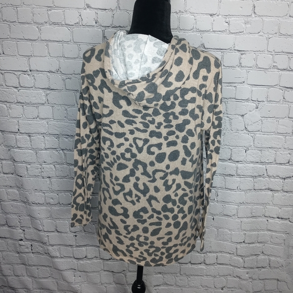 Leopard Print Sweatshirt Hoodie - Picture 2 of 5